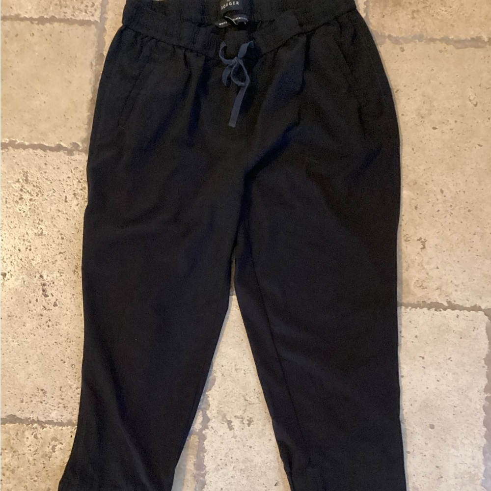 White House Black Market The jogger -SZ S